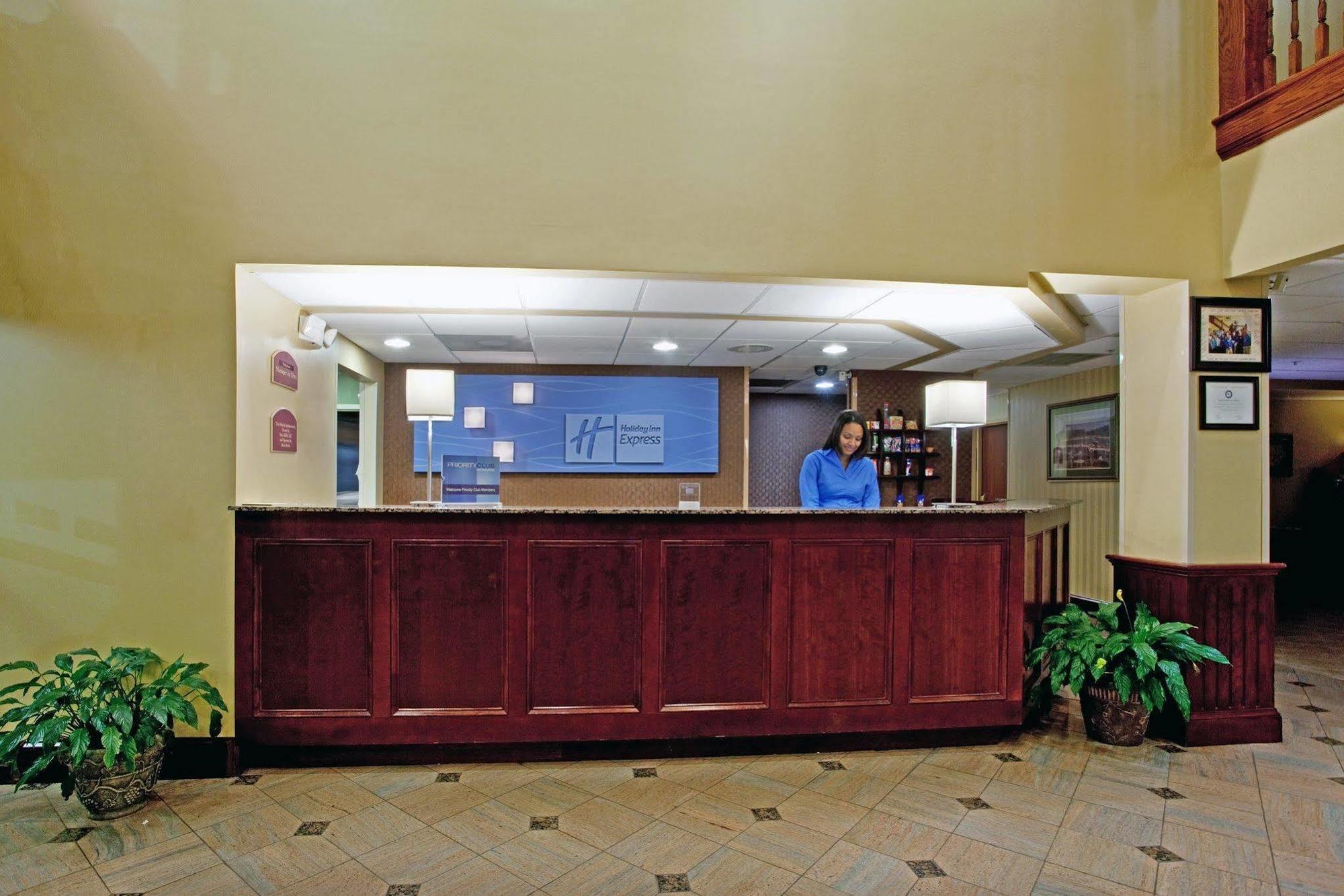 Holiday Inn Express & Suites Charlotte Arpt-Belmont By Ihg Zewnętrze zdjęcie