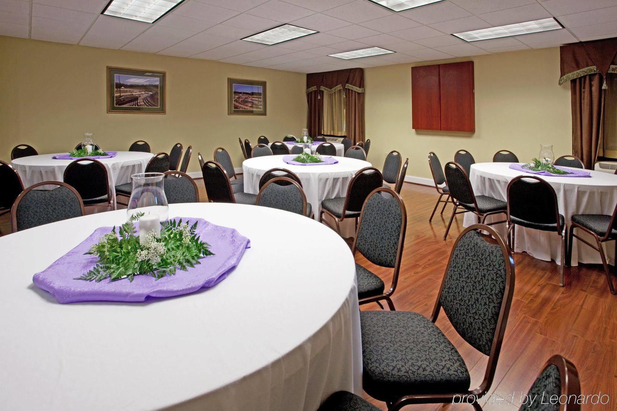 Holiday Inn Express & Suites Charlotte Arpt-Belmont By Ihg Zewnętrze zdjęcie