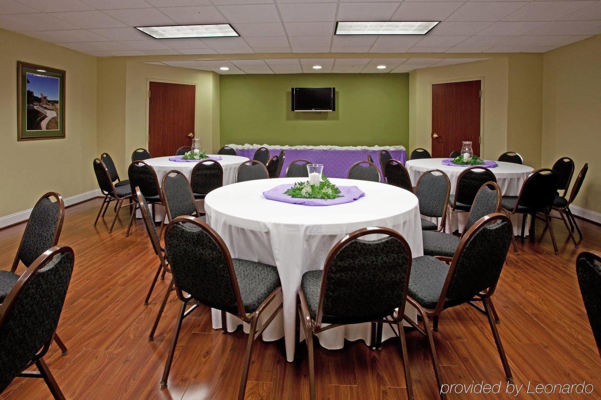 Holiday Inn Express & Suites Charlotte Arpt-Belmont By Ihg Zewnętrze zdjęcie