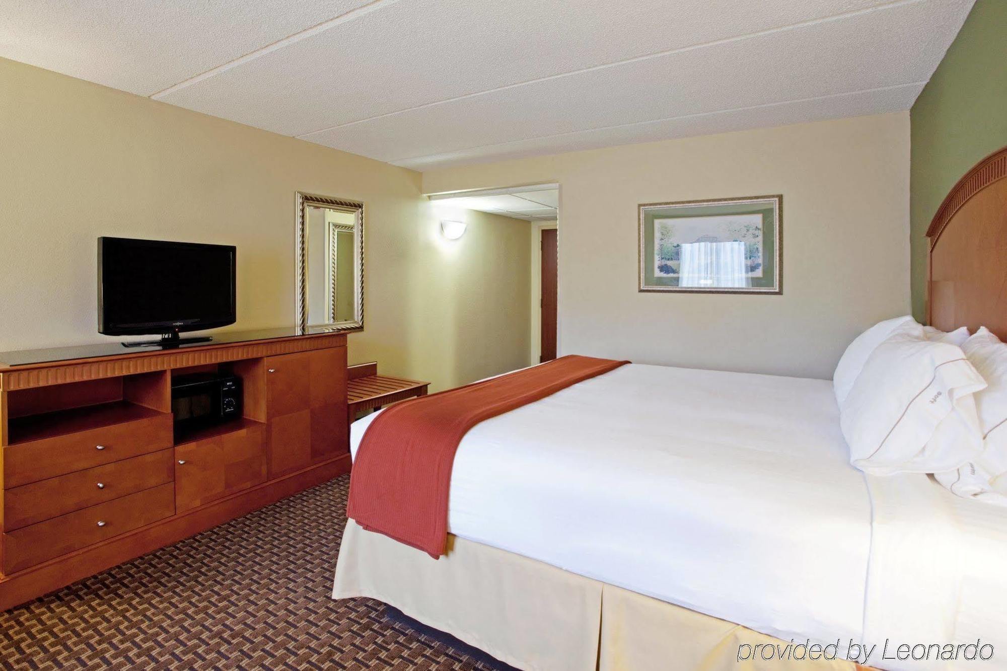 Holiday Inn Express & Suites Charlotte Arpt-Belmont By Ihg Pokój zdjęcie